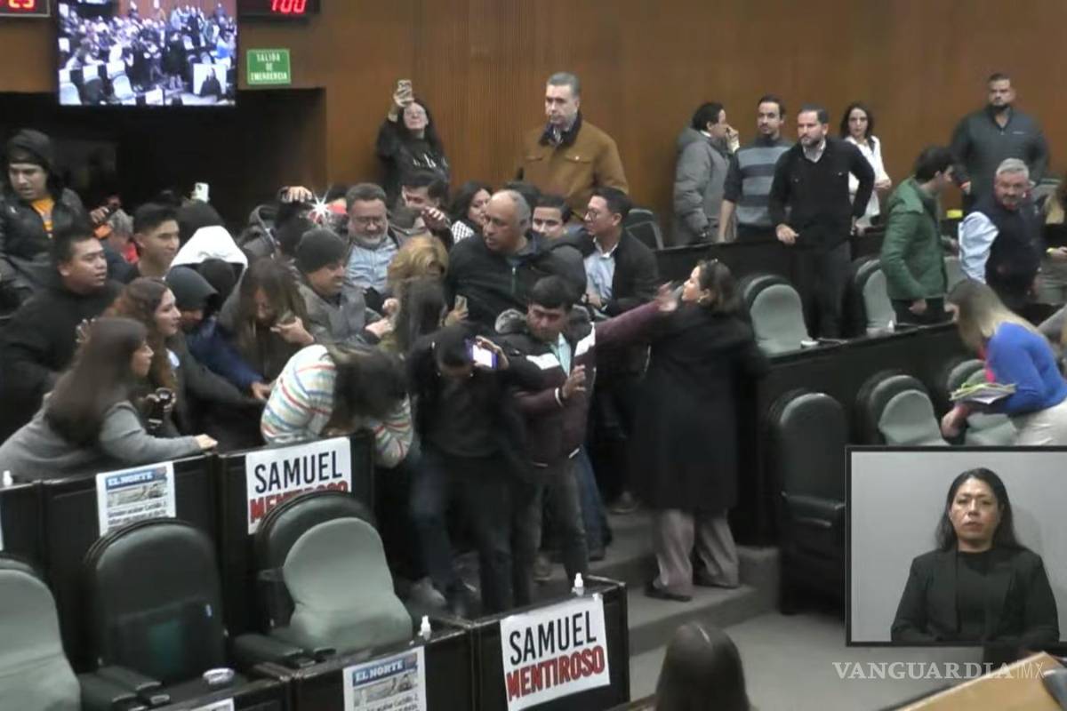 Irrumpen en sesión del Congreso de Nuevo León mientras se designaba gobernador interino