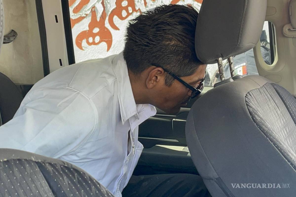 Ebrio olvida dónde dejó un autobús de transporte de personal, en Saltillo