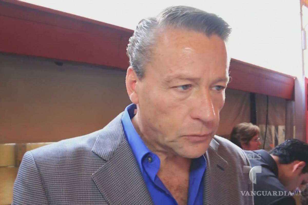 Alfredo Adame arremete y minimiza a la mamá de sus hijos