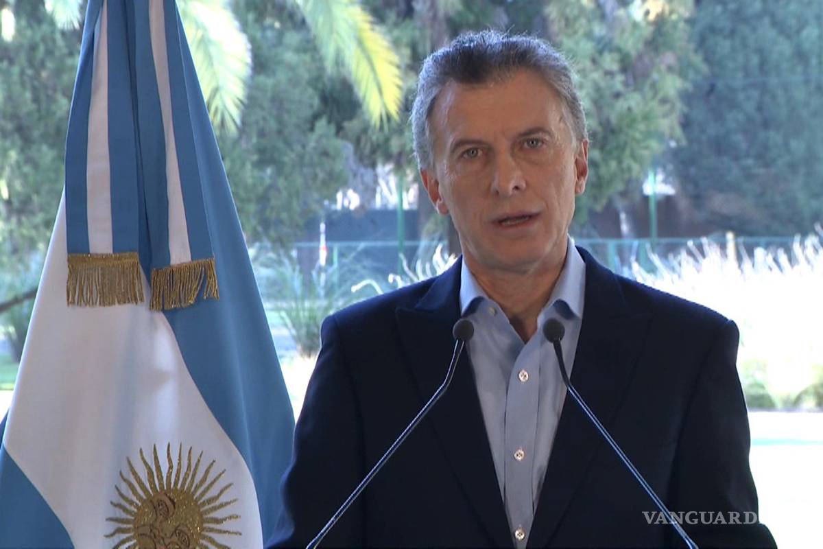 Macri declara a la Argentina "en emergencia" y acelera el ajuste para enfrentar la crisis