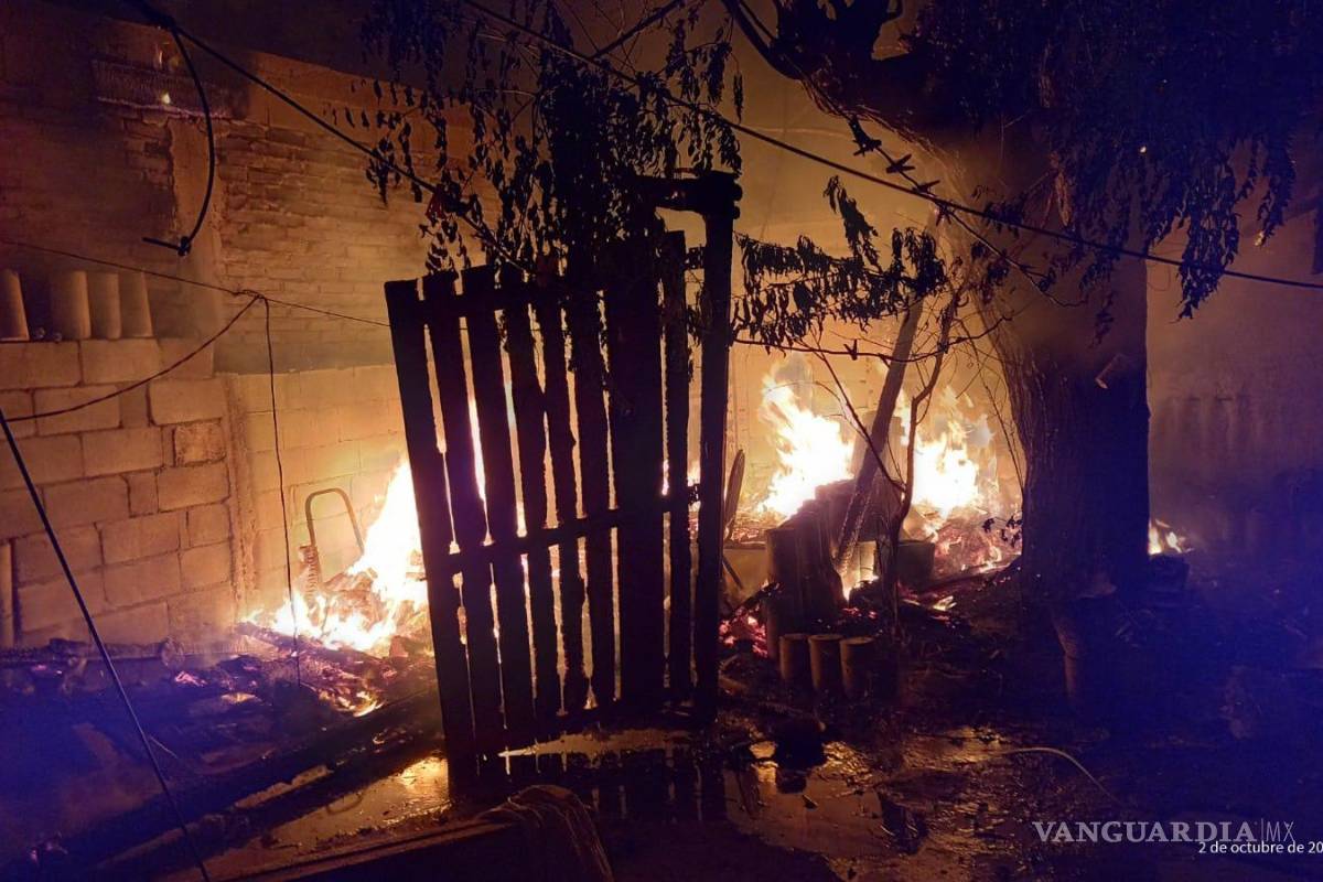 Discute hombre con su padre y le incendia la casa en Saltillo; aseguran estaba ‘intoxicado’