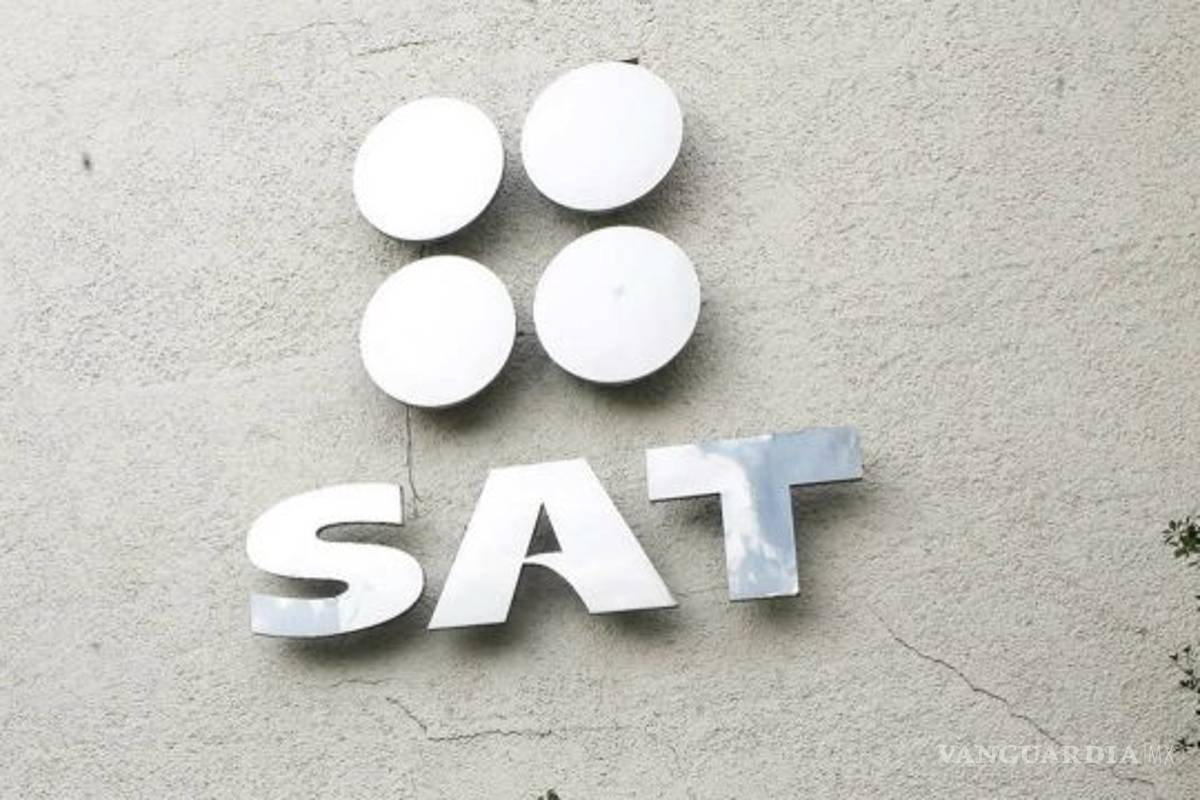 Con &quot;fines fiscales&quot; el SAT podrá solicitar datos de clientes a bancos, telefónicas y otras empresas