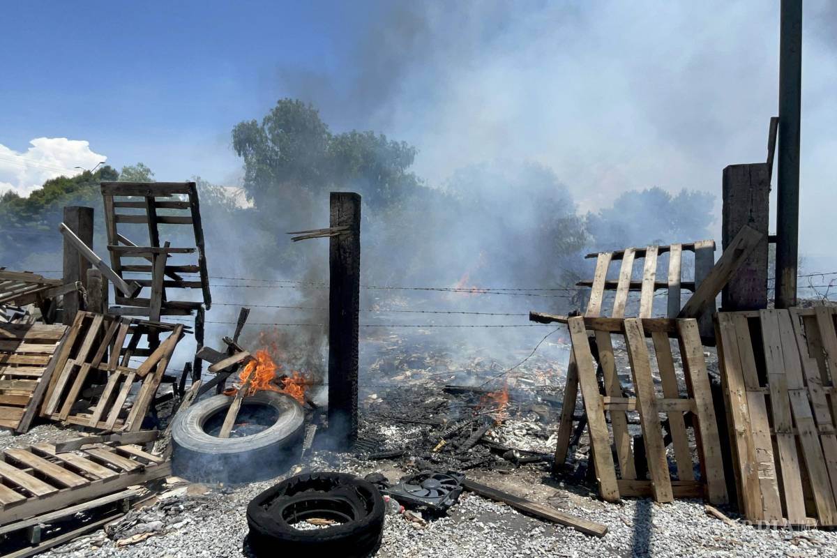 Incendio en baldío moviliza a bomberos y autoridades en Saltillo