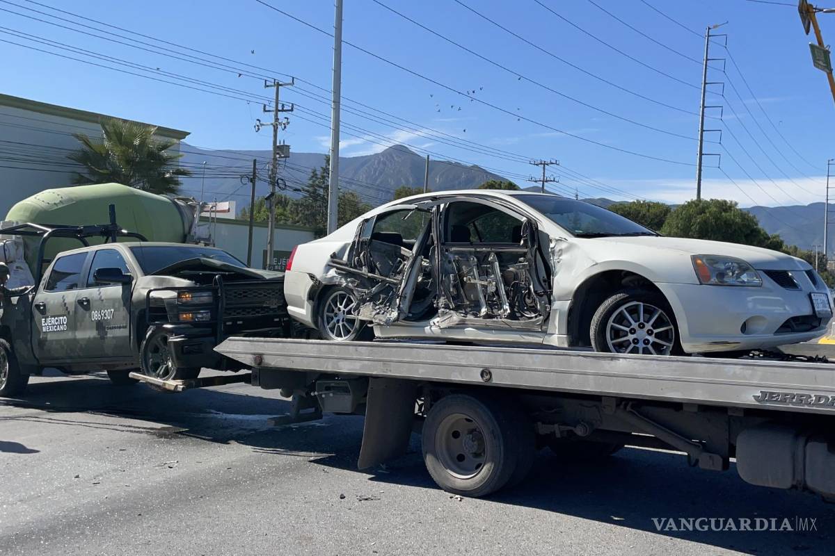 Choca camioneta de la Sedena afuera del 69 Batallón en Saltillo, no se reportan lesionados
