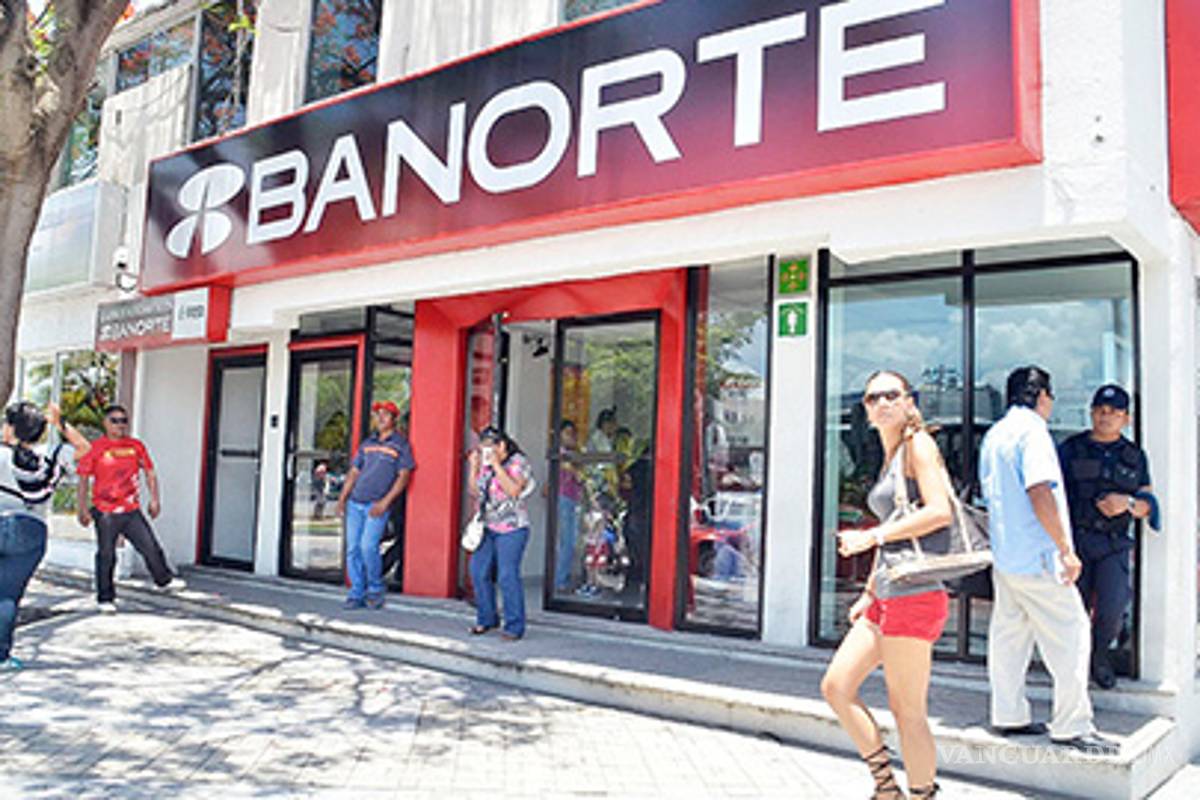 Tecnología deja sin empleo a miles de mexicanos en sólo tres bancos, y apenas empieza