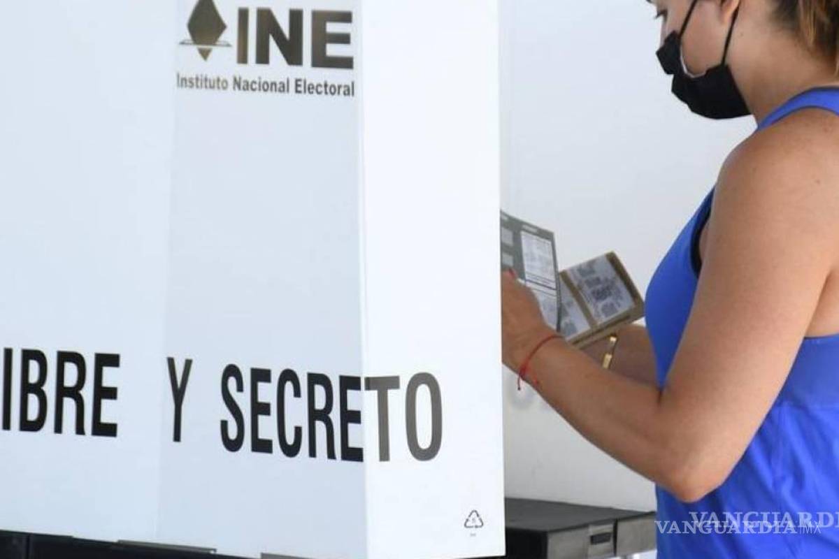 Reitera INE Coahuila: no es delito usar celular en las casillas electorales