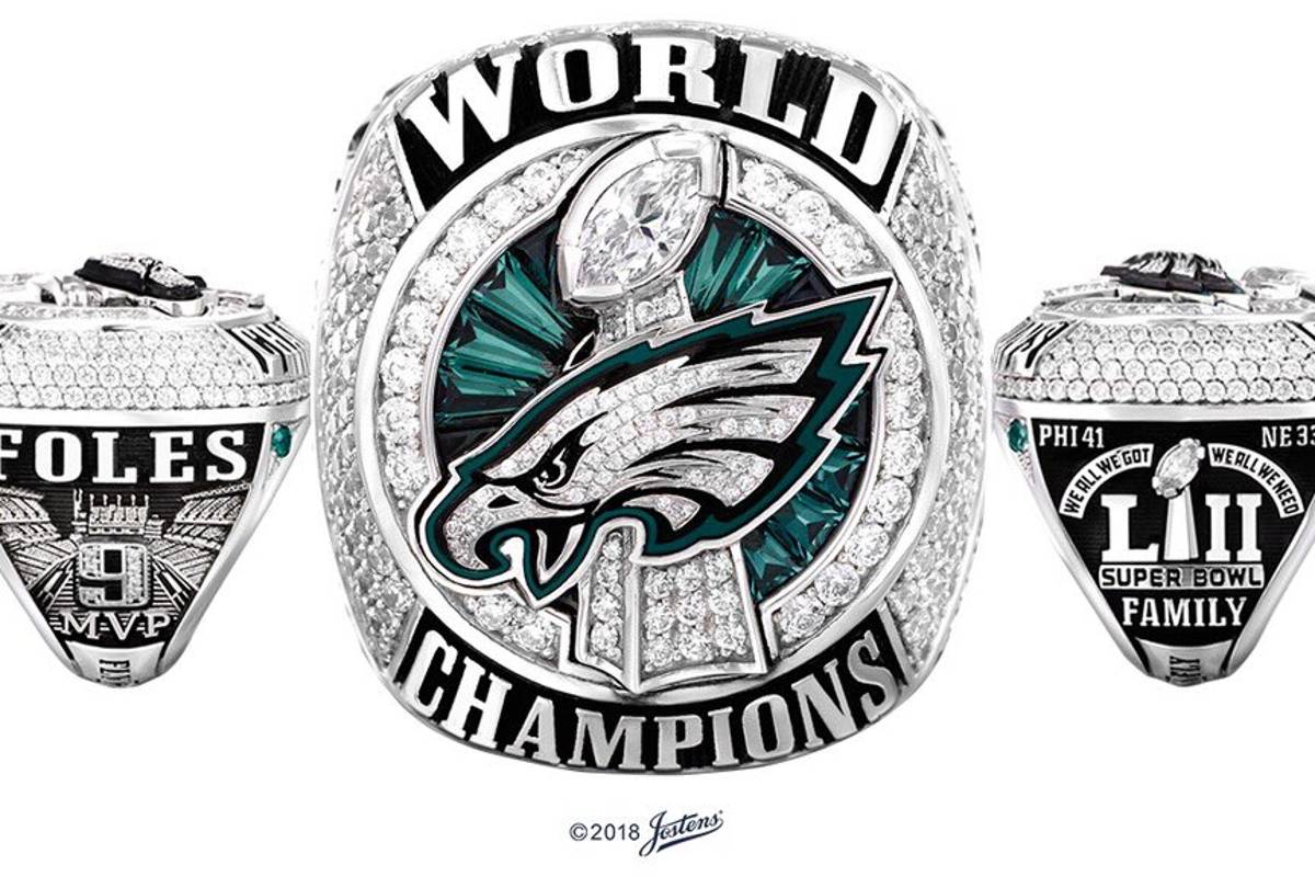 Águilas de Filadelfia recibieron anillos de Super Bowl... ¡con 219 diamantes y 17 extraños zafiros!