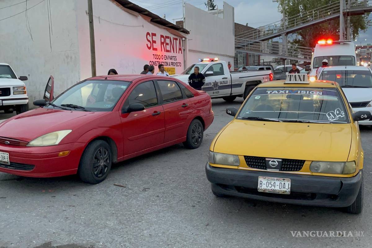 Provoca camioneta choque múltiple en Saltillo por ‘no guardar distancia’