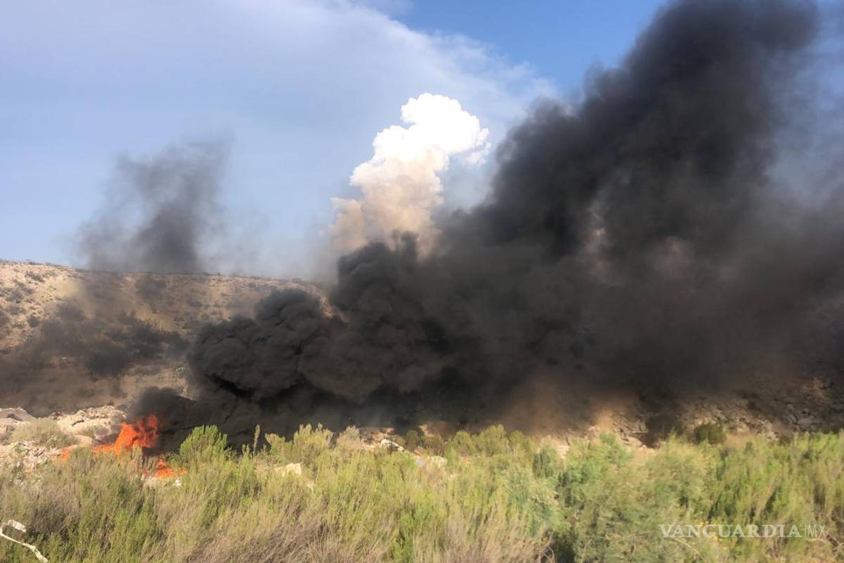$!Se incendia tiradero clandestino en el Libramiento Flores Tapia