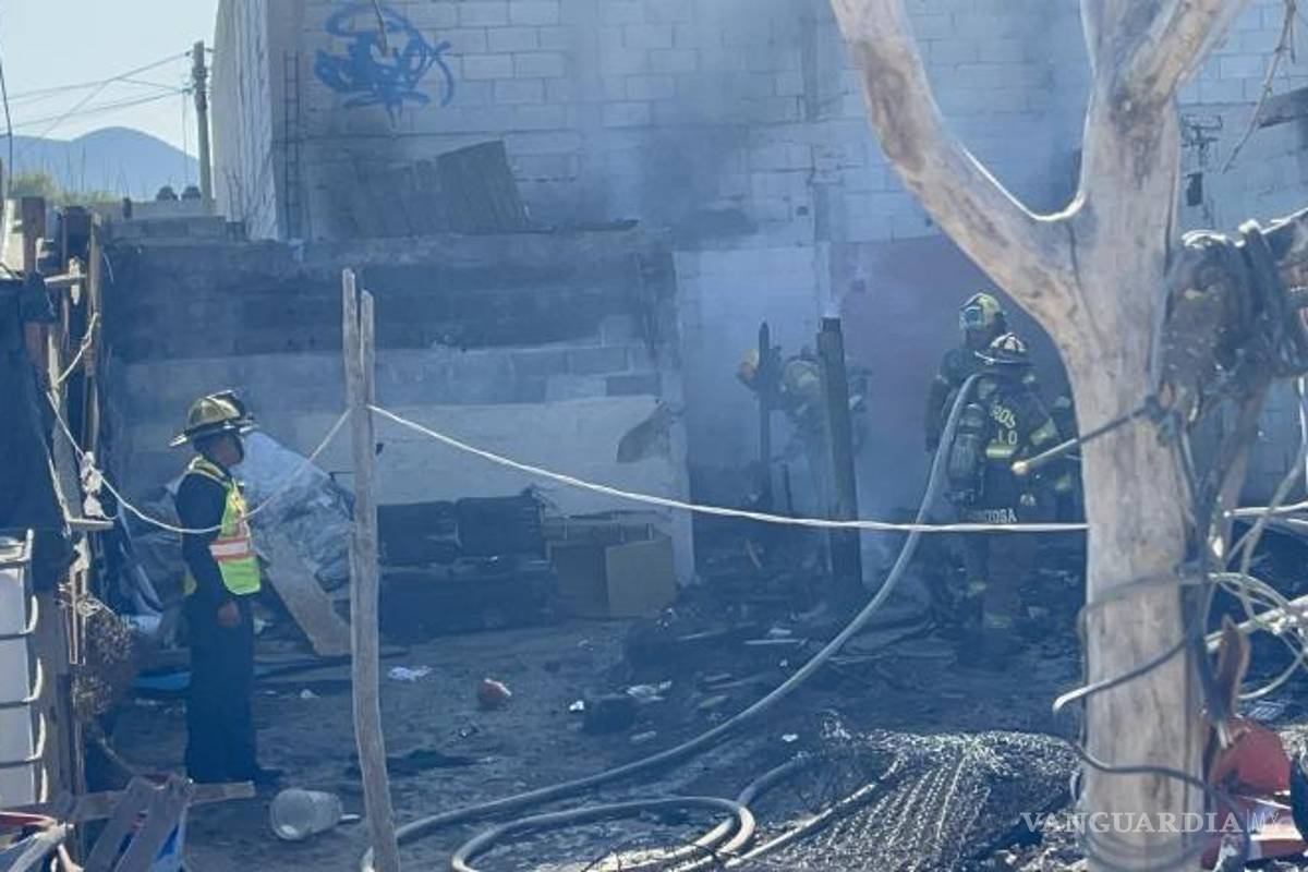 $!El siniestro provocó únicamente daños materiales en el inmueble ubicado en la calle Jesús Reyes Heroles.