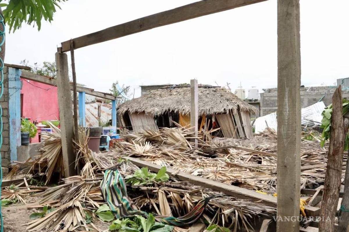 Denuncian abandono de más de mil damnificados por huracán ‘Erick’ en Pinotepa Nacional