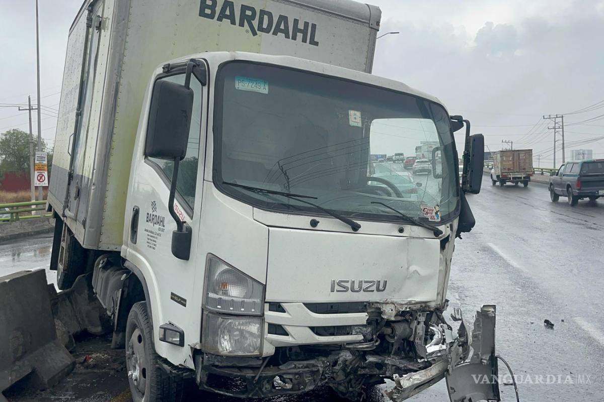 Accidente en Periférico Luis Echeverría provoca caos vial en Saltillo