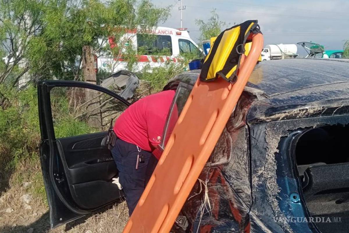 Por evitar una tragedia mayor; joven se sale del camino en el libramiento Óscar Flores Tapia
