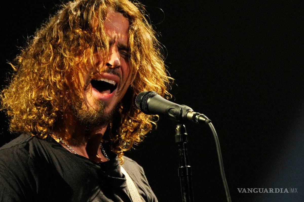 Familiares y admiradores se despiden de Chris Cornell