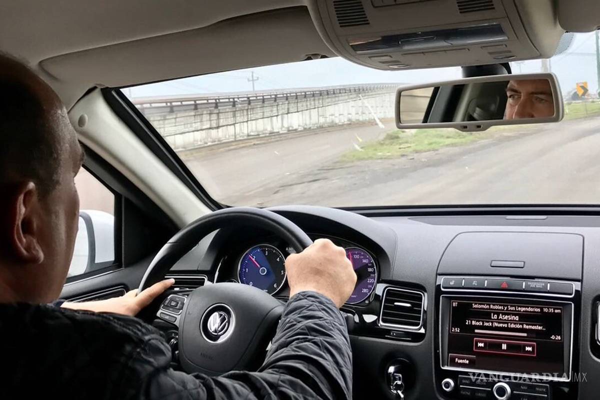 Bajo el ritmo de "La Asesina", el Gobernador de Coahuila recorre la Región Carbonífera