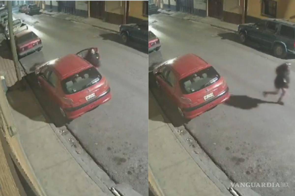 Captan nuevamente un robo en Zona Centro de Saltillo: pareja atraca un auto en plena vialidad (video)