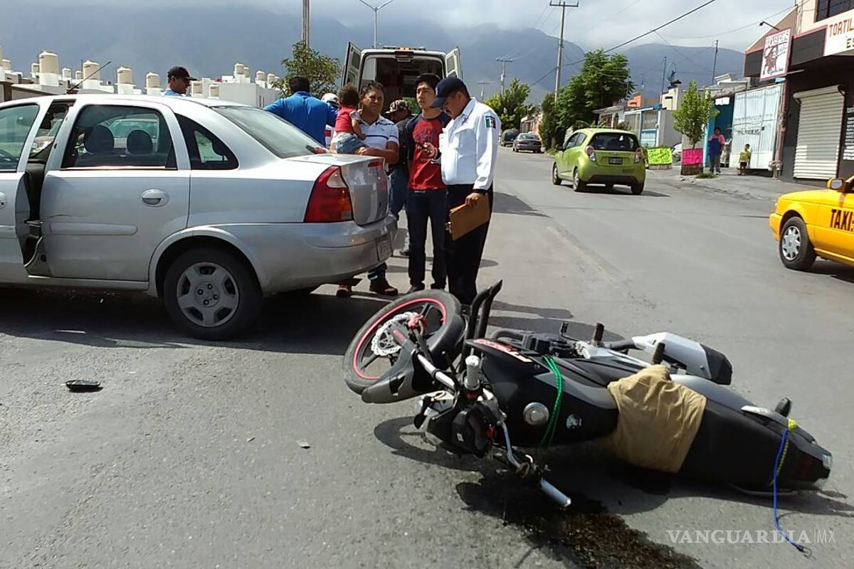 Manda a volar a motociclista