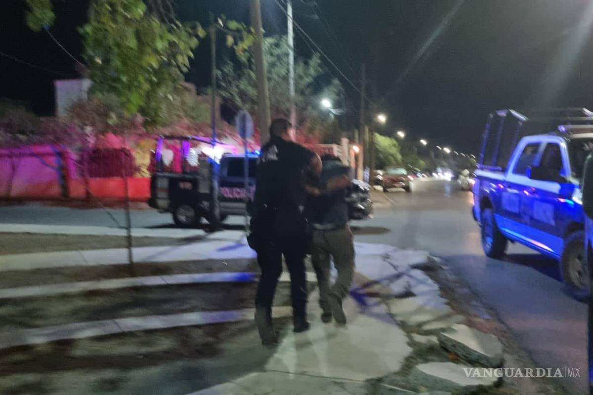 Ciudadanos detienen a robacoches tras persecución en Saltillo