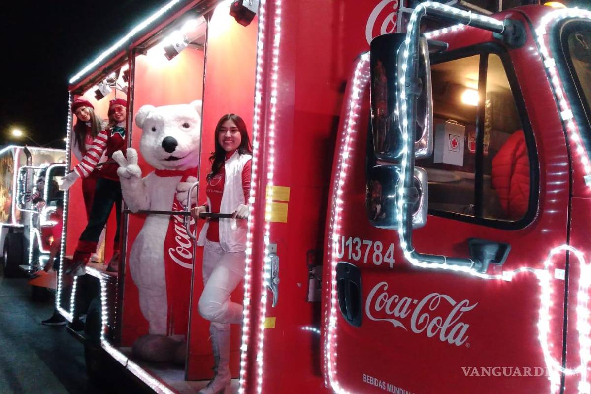 Desfile navideño entorpece paso de ambulancias en el V. Carranza de Saltillo
