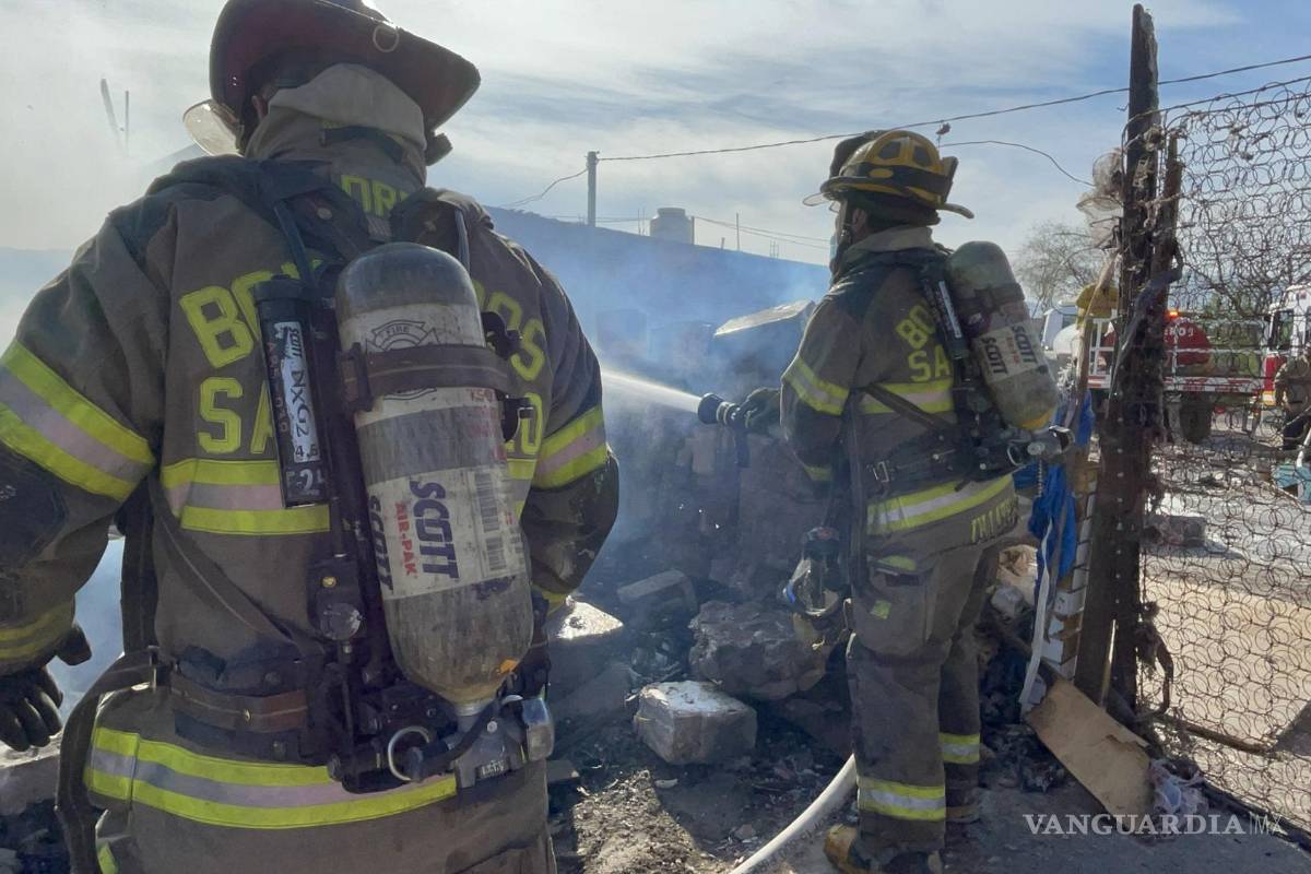 Incendio consume tejaban en Saltillo