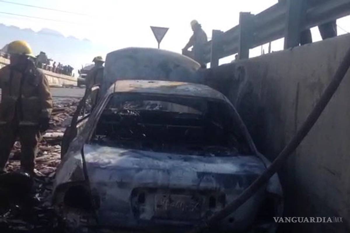 Muere conductor calcinado en la carretera Saltillo - Monterrey