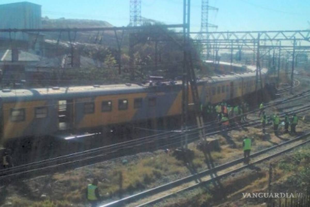 Choque de trenes deja más de 100 heridos en Sudáfrica