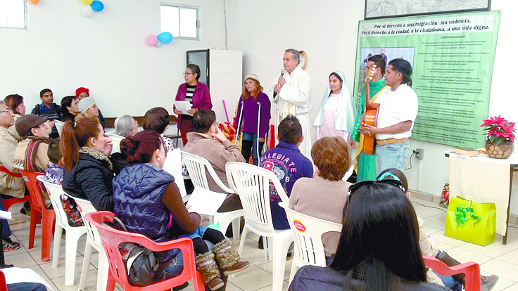 Entre música y piñatas, la Casa del Migrante de Saltillo realiza su posada