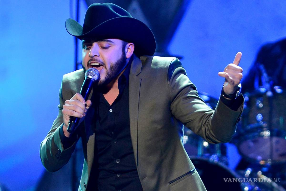 Encuentran droga en palenque donde cantaría Gerardo Ortiz