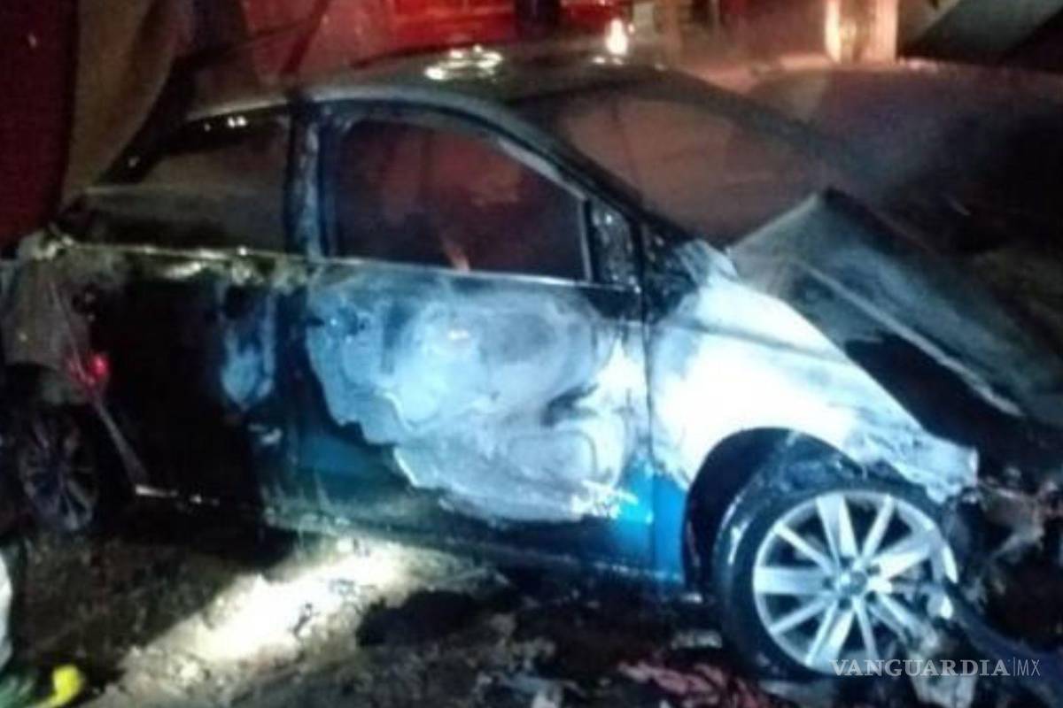 Torreón: fallecen tres jóvenes calcinados en trágico accidente; regresaban de una posada