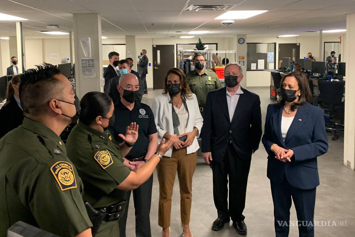 Kamala Harris visita la frontera de Estados Unidos con México