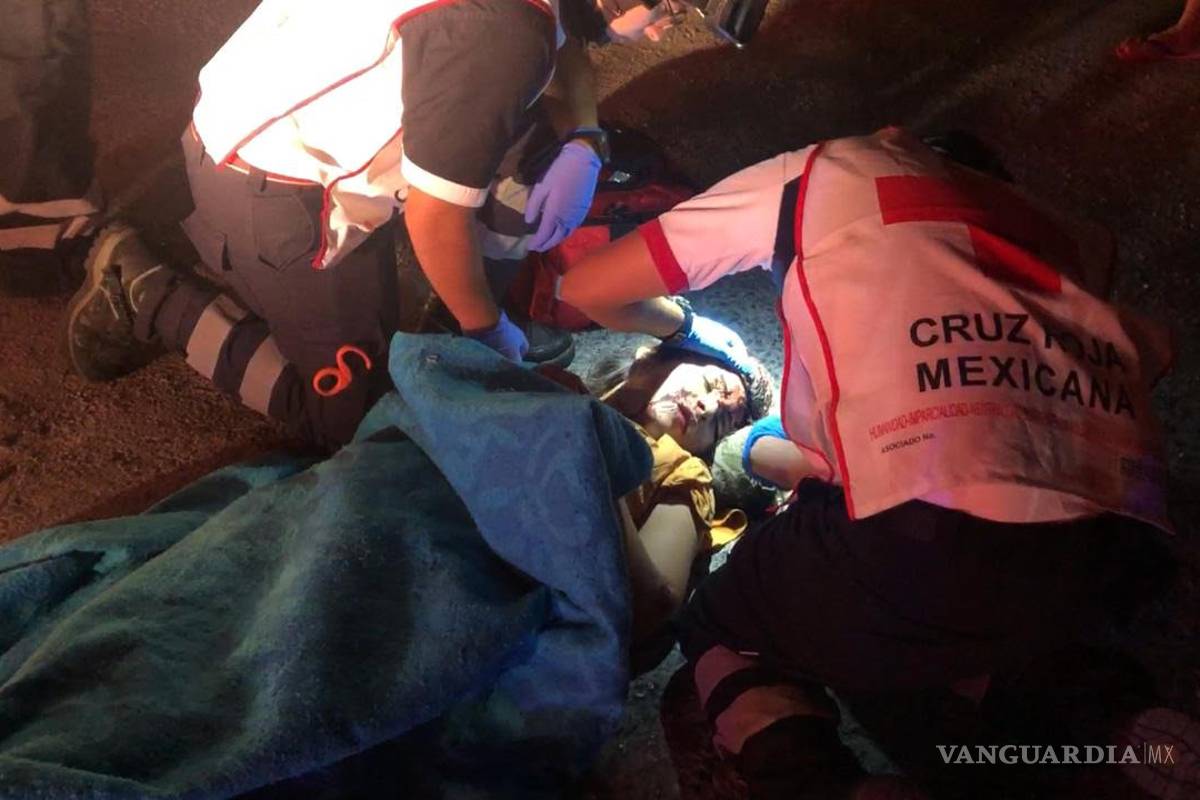 $!Sigue grave joven a la que arrolló su novio, en Saltillo