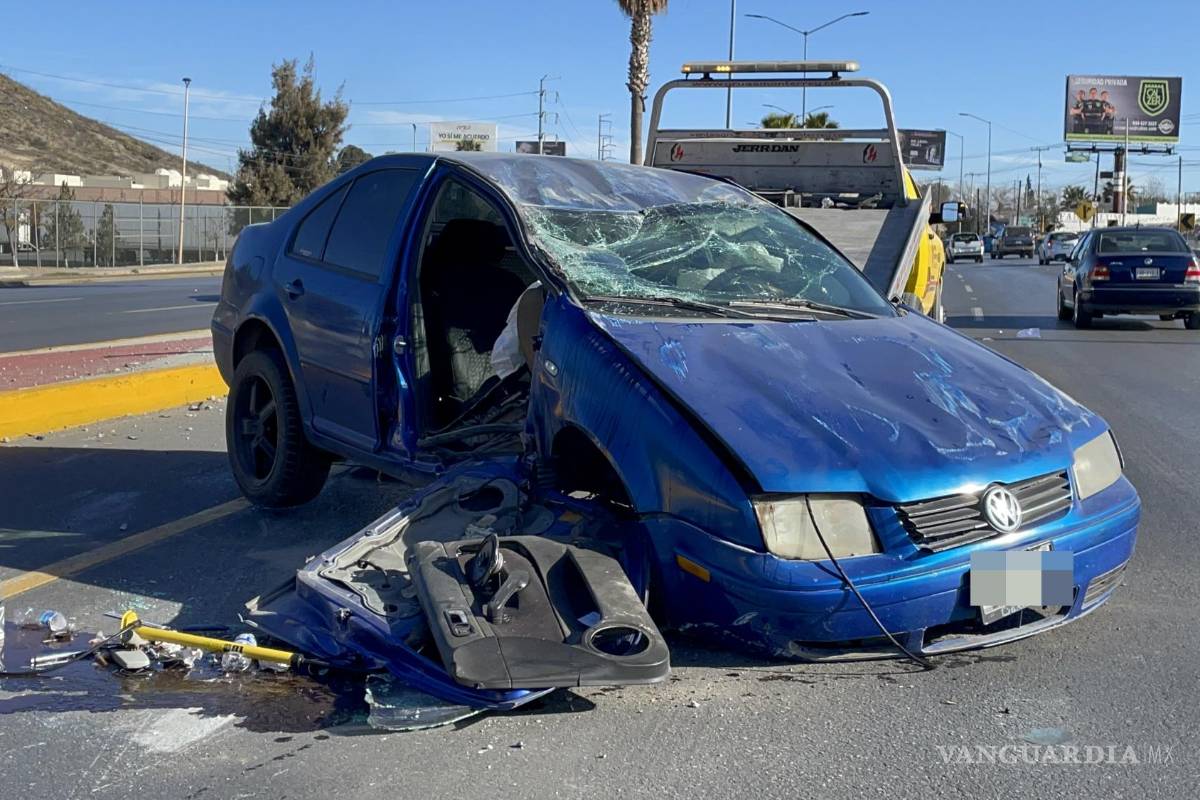 Vuelca joven en carretera Saltillo-Monterrey; Se dirigía a trabajar
