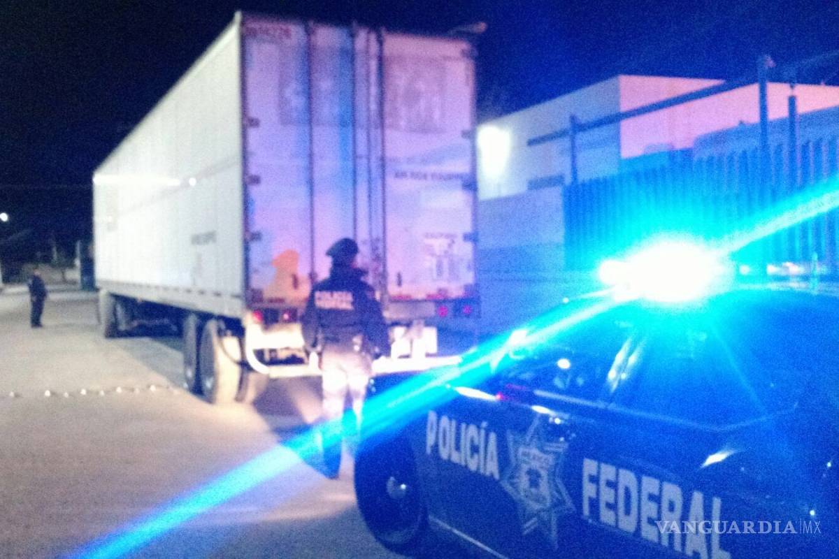 Detenido trailero con marihuana que llevaba a Monterrey