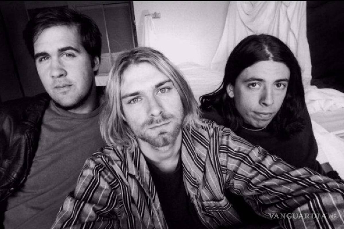 Universidad mexicana confunde a integrantes de Nirvana con 'jóvenes mexicanos de los 90'