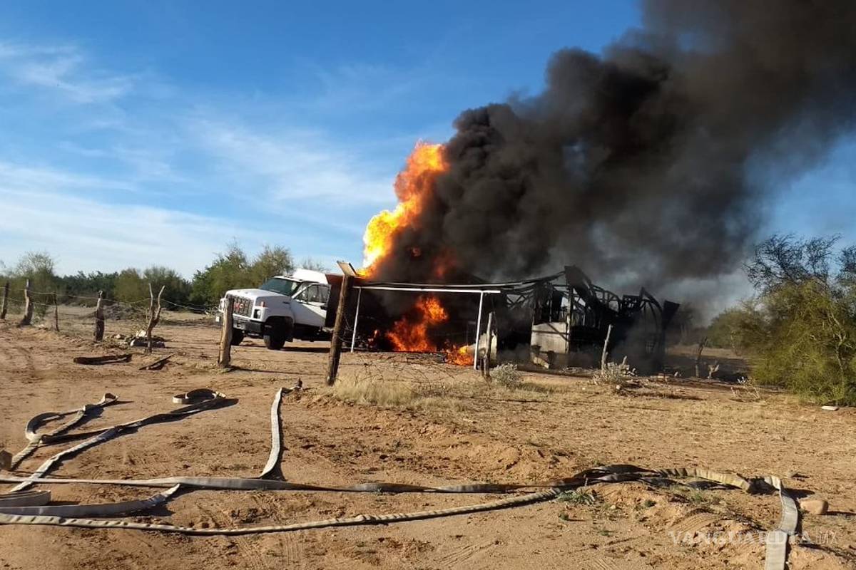Bodega clandestina de gasolina se incendia en Sonora