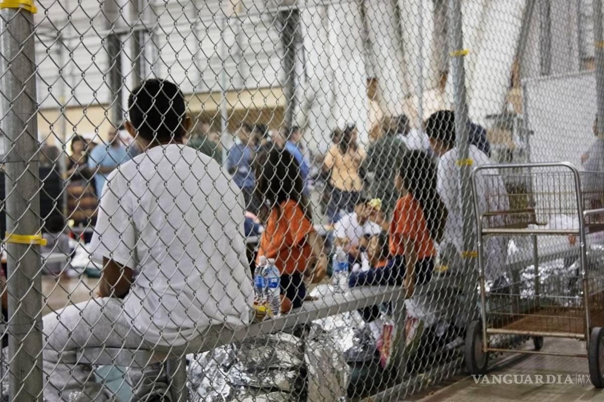 Gobierno de EU tardaría hasta dos años para encontrar a niños migrantes separados de sus padres