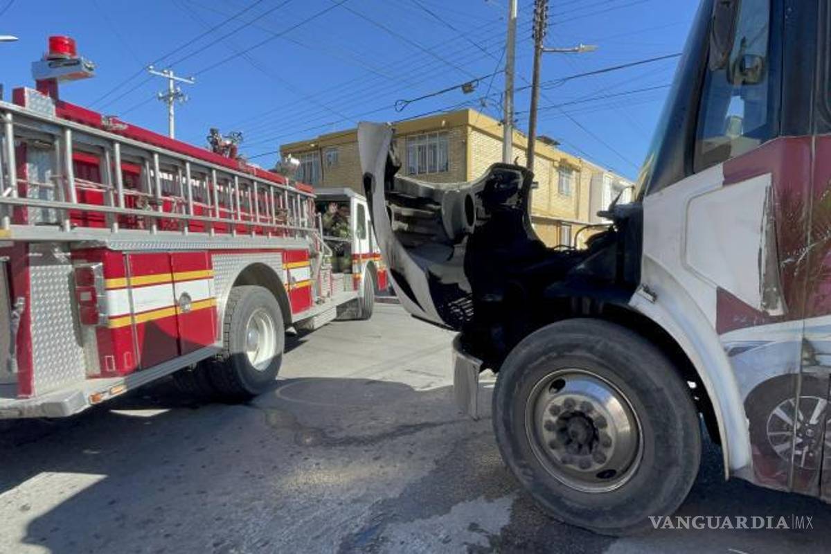 $!El camión fue asegurado en espera del arribo de la grúa para su traslado al corralón.