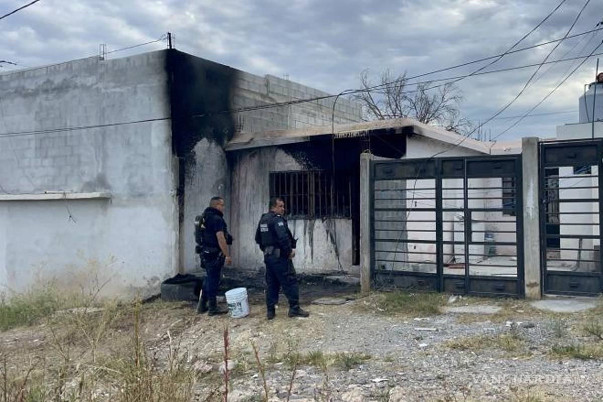 $!La vivienda fue ventilada para liberar el humo antes de que bomberos y autoridades se retiraran.
