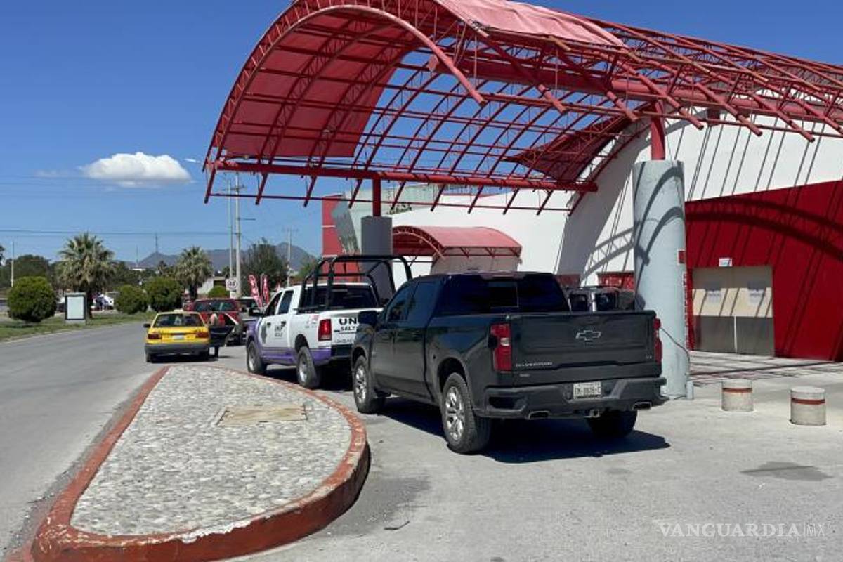 $!Elementos de la Fiscalía acudieron al lugar para abrir la carpeta de investigación.