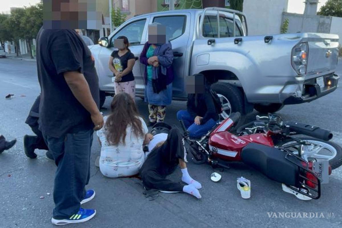 $!Elementos de Tránsito Municipal realizaron el peritaje para determinar responsabilidades del accidente.