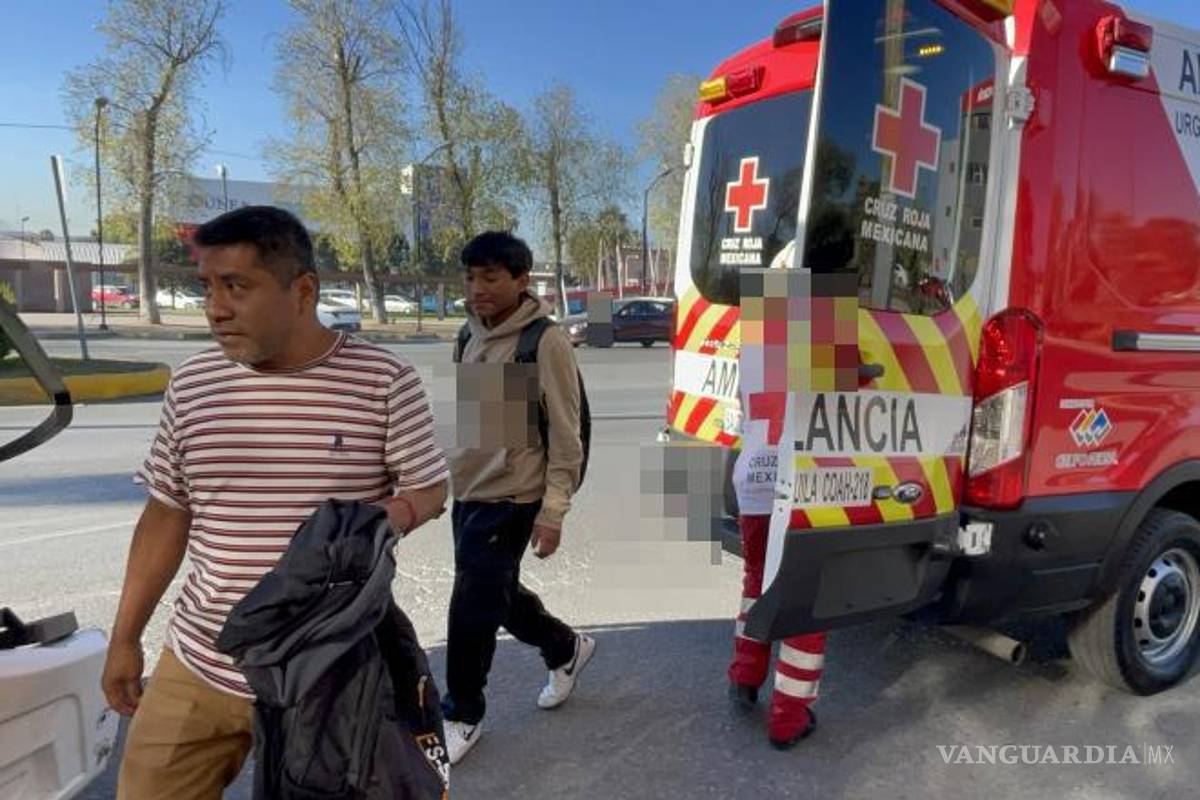 $!Pasajeros permanecieron en el lugar mientras se realizaban las valoraciones médicas.