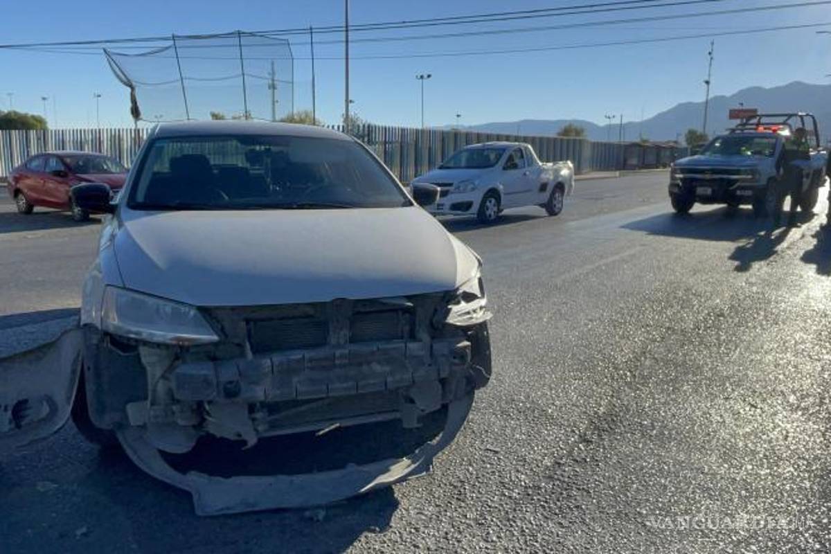 $!El conductor del automóvil fue detenido en el lugar para ser puesto a disposición del Ministerio Público.