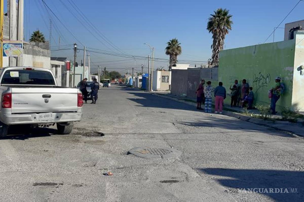 $!Un auto Chevrolet negro que provocó la maniobra brusca se dio a la fuga, según testimonios de la conductora.