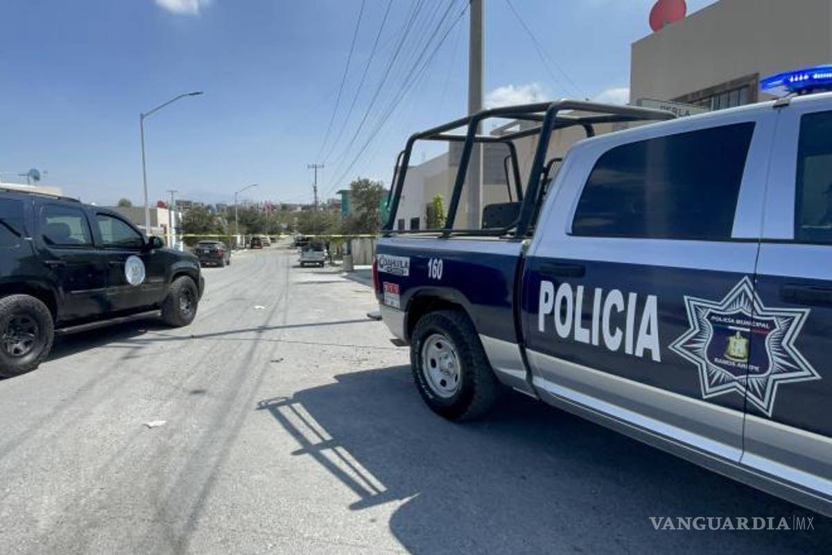 $!Autoridades realizaron las diligencias en el domicilio donde fue localizado el joven sin vida.