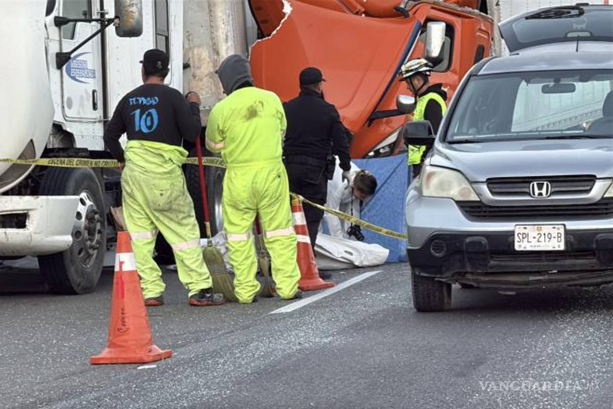 $!El conductor responsable, identificado como Roberto Carlos “N”, fue asegurado por elementos de la Guardia Nacional para deslindar responsabilidades.