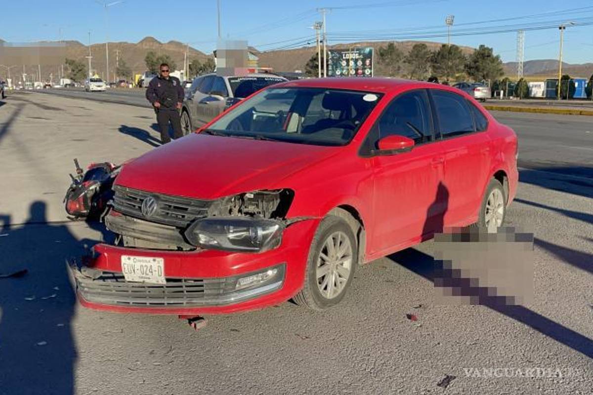 $!Autoridades de Tránsito Municipal realizaron el peritaje correspondiente para deslindar responsabilidades.