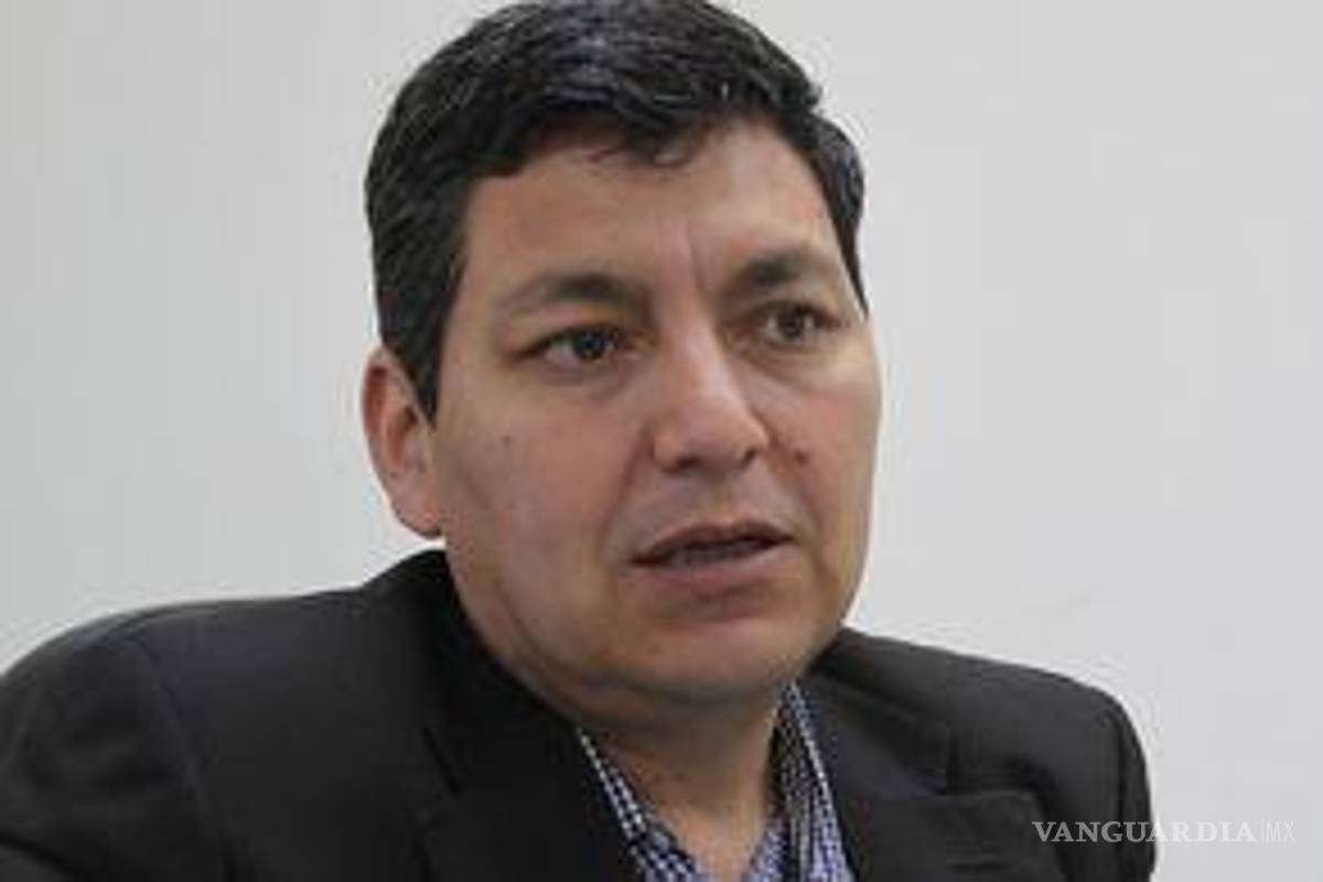 $!La Dirección de Notarías, a cargo de Enrique Flores, ha destituido a cuatro notarios por presuntas malas prácticas.