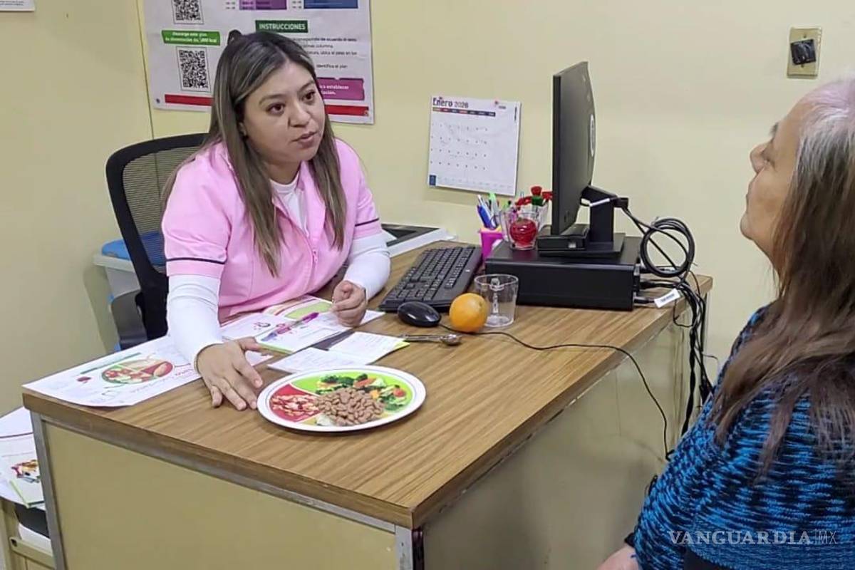 $!La licenciada en nutrición Karen Carrillo Hernández explicó que los resultados se lograron mediante cambios en alimentación.