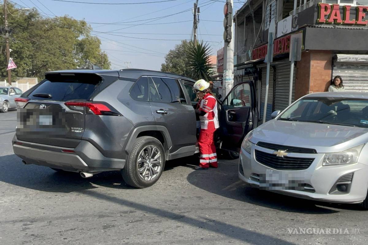 Cuatro mujeres terminan lesionadas en choque al sur de Saltillo; conductores niegan responsabilidad