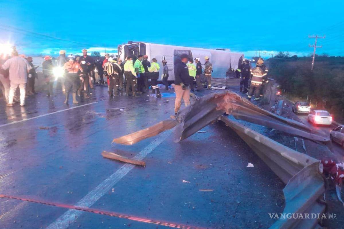 Fiscalía Nuevo León confirma muerte del chofer del camión volcado en Apodaca